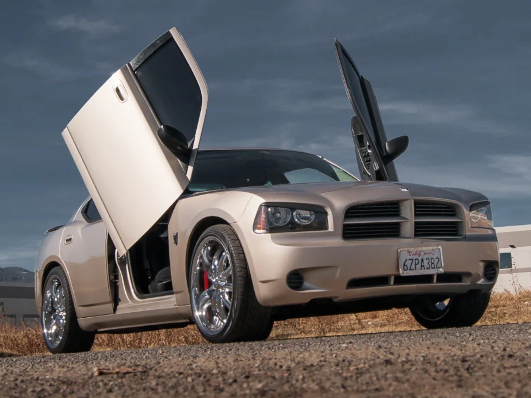 2005-10-charger-vertical-doors